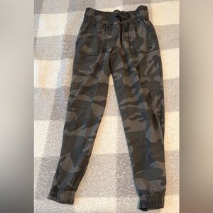 Albion fit camo joggers